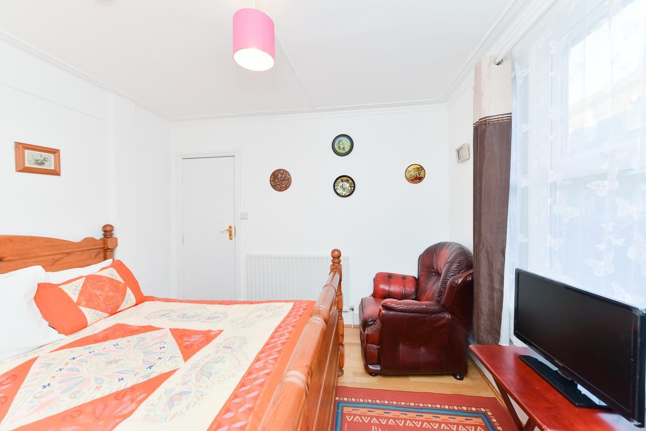 Raspberry Lodge Londra Dış mekan fotoğraf