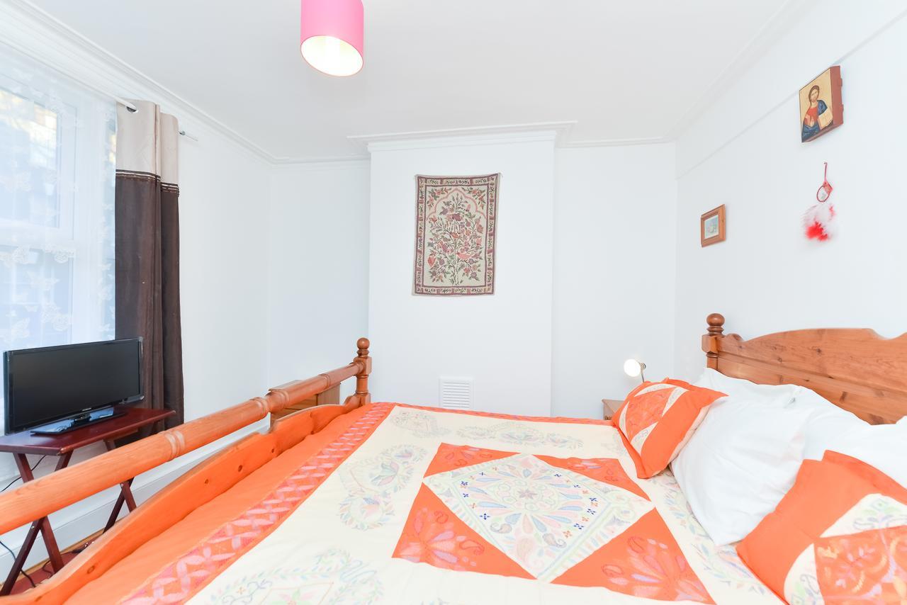 Raspberry Lodge Londra Dış mekan fotoğraf